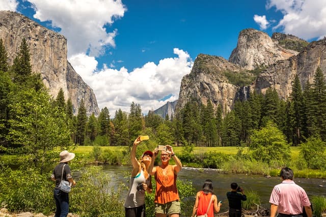 Yosemite Spa Resort | Rush Creek Lodge & Spa